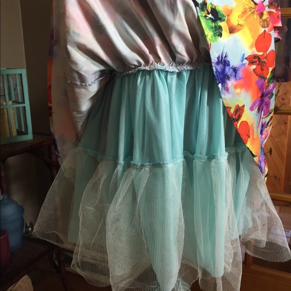 EUC Tropical Hawaiian Tiki Style Floral Dress by Love Culture Size M - Picture 5 of 6